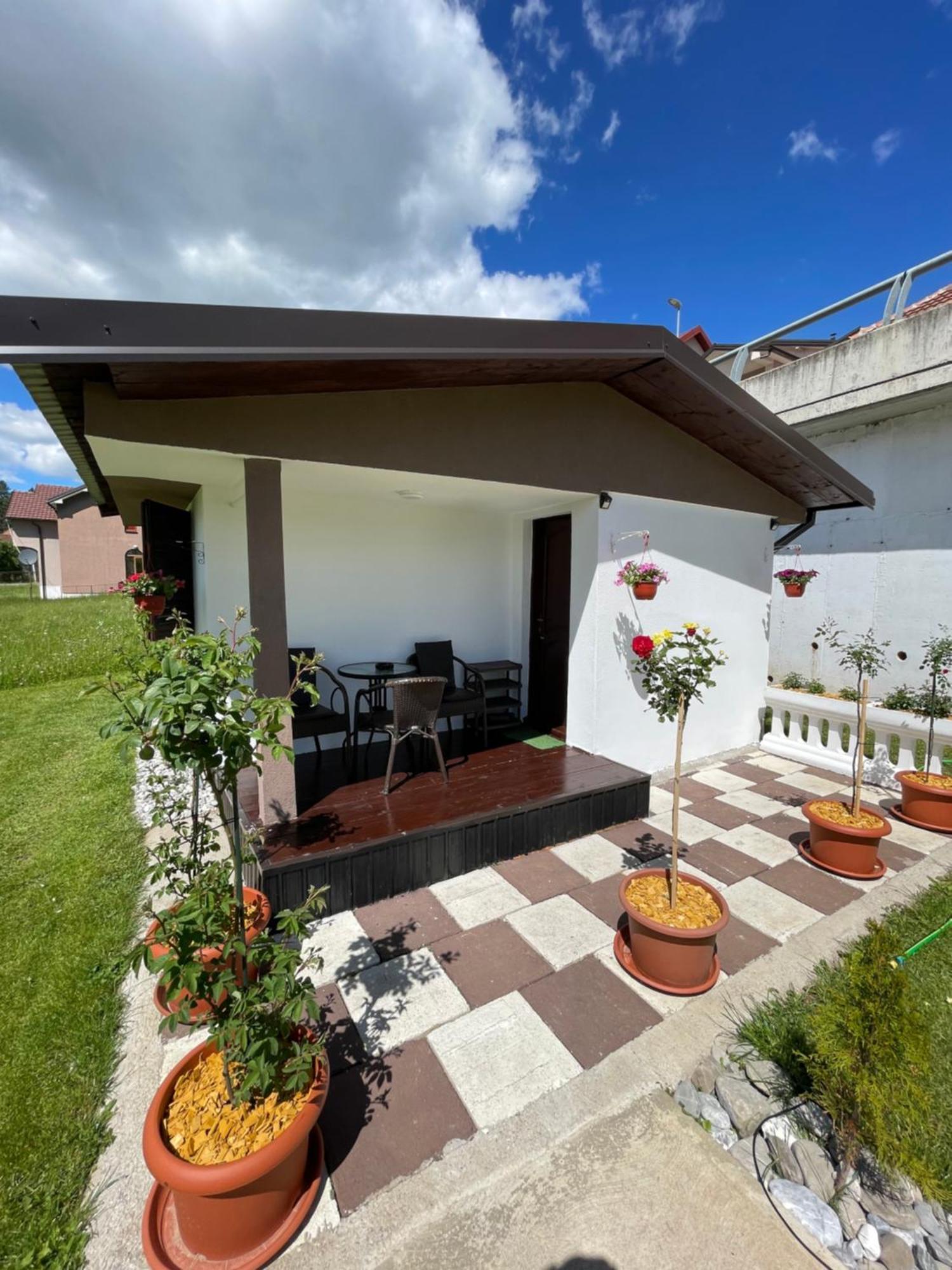 Rooms P&L Плав Экстерьер фото