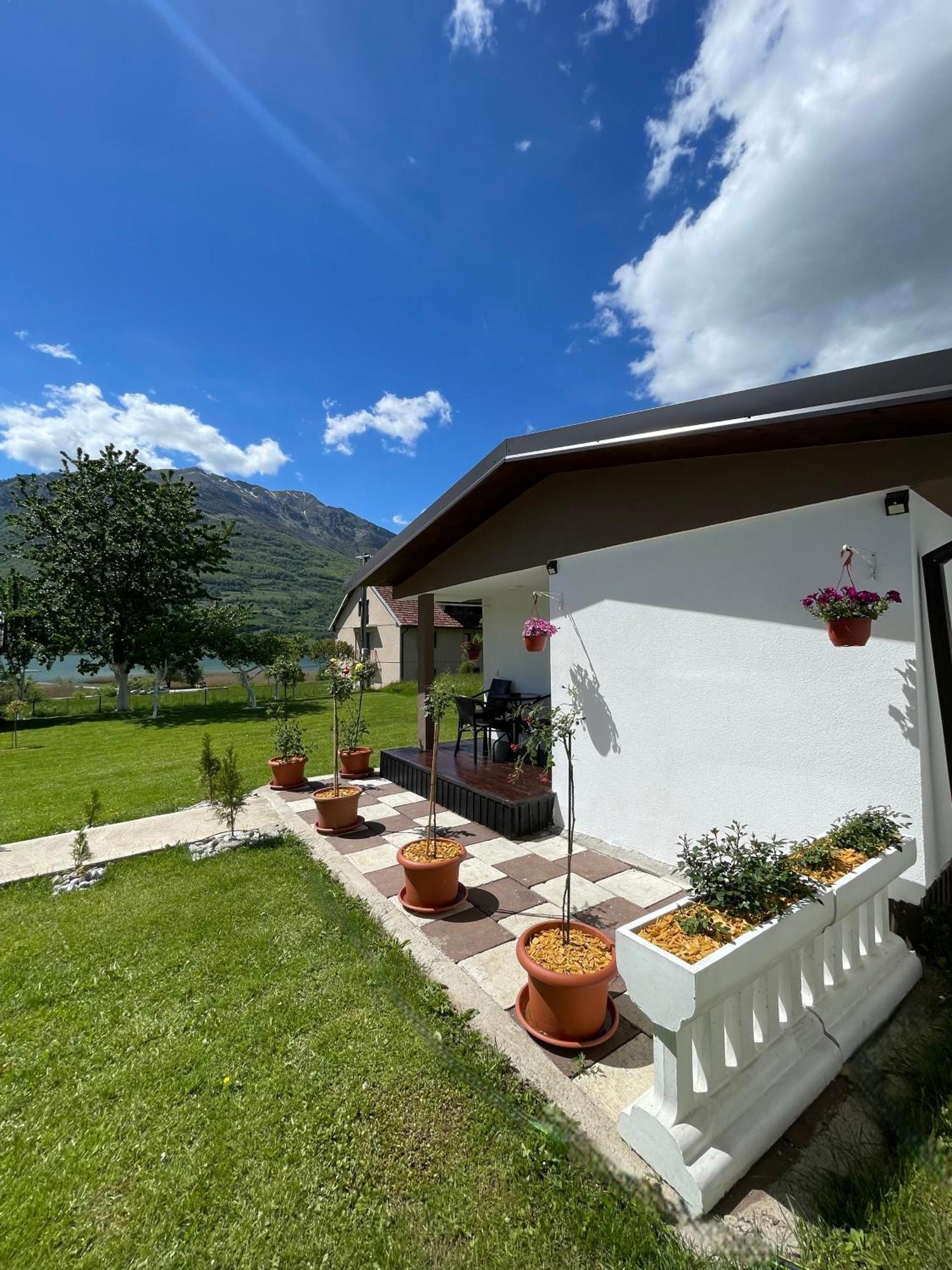Rooms P&L Плав Экстерьер фото